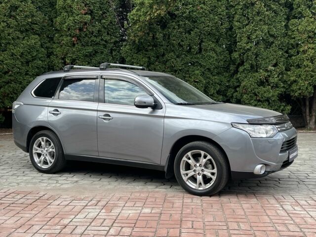 Серый Мицубиси Аутлендер, объемом двигателя 2.2 л и пробегом 239 тыс. км за 13800 $, фото 1 на Automoto.ua
