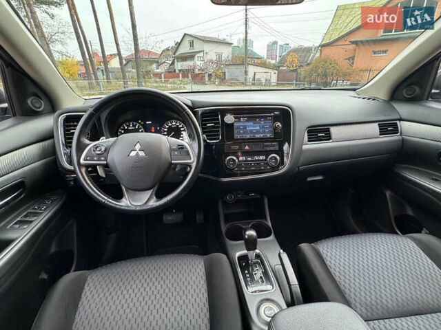 Сірий Міцубісі Аутлендер, об'ємом двигуна 2.36 л та пробігом 177 тис. км за 13499 $, фото 26 на Automoto.ua