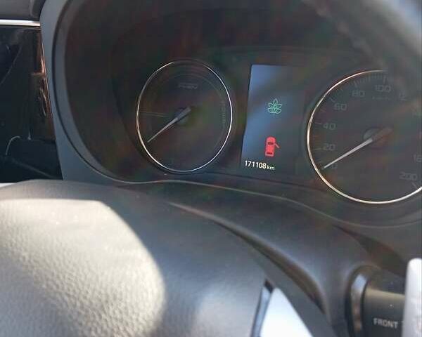 Сірий Міцубісі Аутлендер, об'ємом двигуна 2 л та пробігом 170 тис. км за 15200 $, фото 15 на Automoto.ua