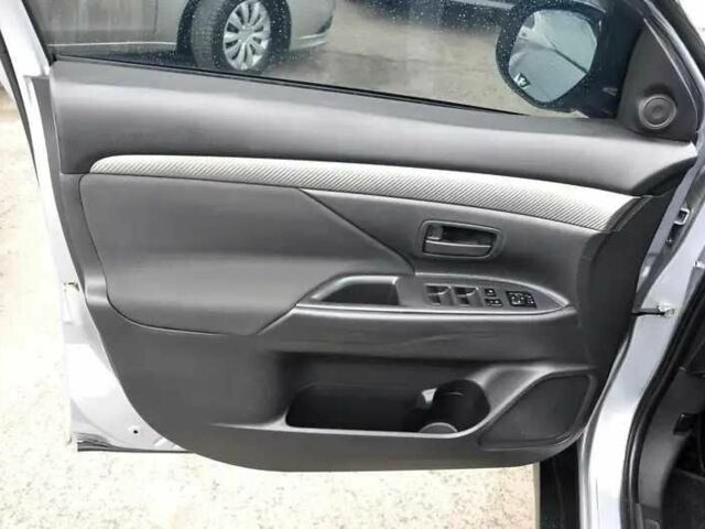 Міцубісі Аутлендер 2014 у Львові на Automoto.ua Сірий Міцубісі Аутлендер, об'ємом двигуна 2 л та пробігом 200 тис. км за 10800 $, фото 7 на Automoto.ua