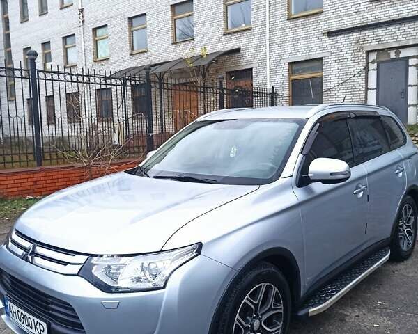 Серый Мицубиси Аутлендер, объемом двигателя 2.4 л и пробегом 197 тыс. км за 14000 $, фото 2 на Automoto.ua