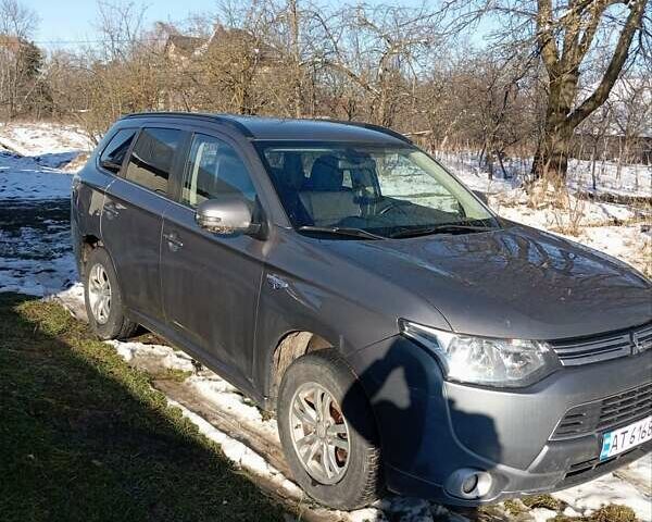 Сірий Міцубісі Аутлендер, об'ємом двигуна 2 л та пробігом 170 тис. км за 15200 $, фото 3 на Automoto.ua