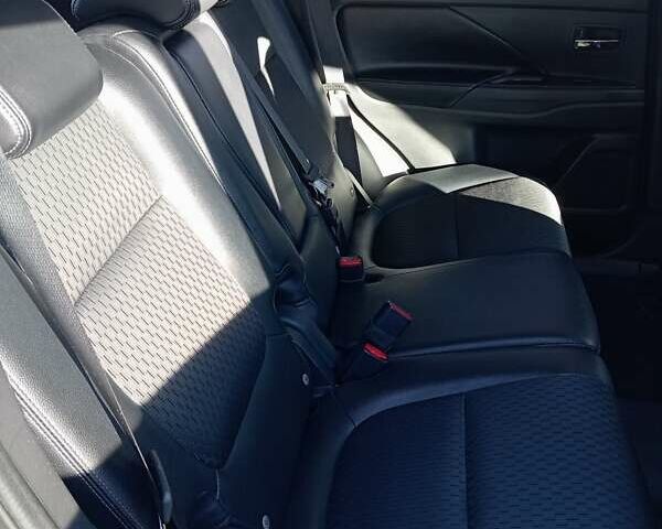 Сірий Міцубісі Аутлендер, об'ємом двигуна 2 л та пробігом 170 тис. км за 15200 $, фото 11 на Automoto.ua