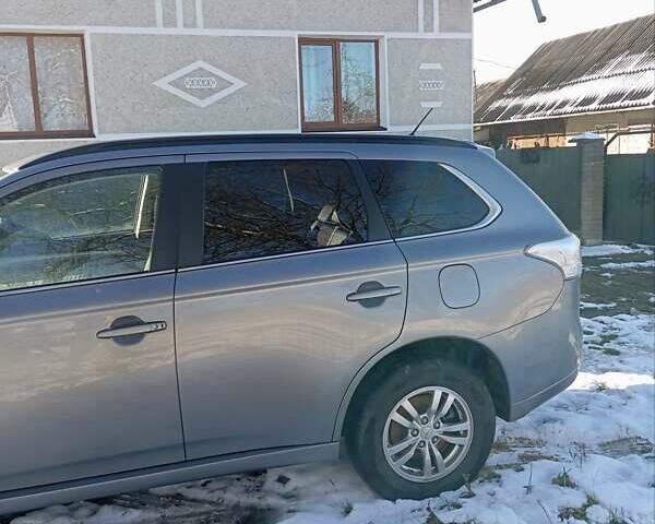 Сірий Міцубісі Аутлендер, об'ємом двигуна 2 л та пробігом 170 тис. км за 15200 $, фото 5 на Automoto.ua