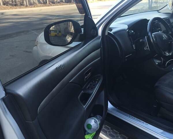 Серый Мицубиси Аутлендер, объемом двигателя 2.4 л и пробегом 197 тыс. км за 14000 $, фото 38 на Automoto.ua