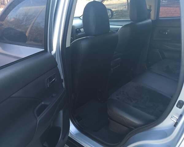 Серый Мицубиси Аутлендер, объемом двигателя 2.4 л и пробегом 197 тыс. км за 14000 $, фото 33 на Automoto.ua