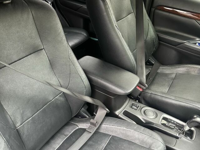 Сірий Міцубісі Аутлендер, об'ємом двигуна 2.4 л та пробігом 219 тис. км за 10800 $, фото 5 на Automoto.ua