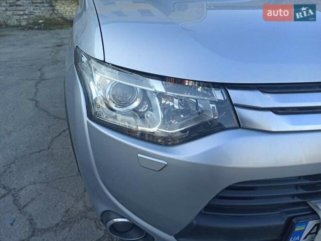 Серый Мицубиси Аутлендер, объемом двигателя 2.4 л и пробегом 197 тыс. км за 14000 $, фото 39 на Automoto.ua