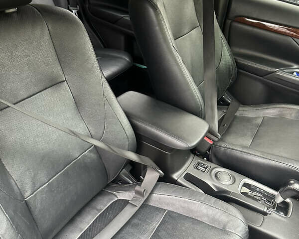 Сірий Міцубісі Аутлендер, об'ємом двигуна 2.4 л та пробігом 219 тис. км за 10800 $, фото 6 на Automoto.ua