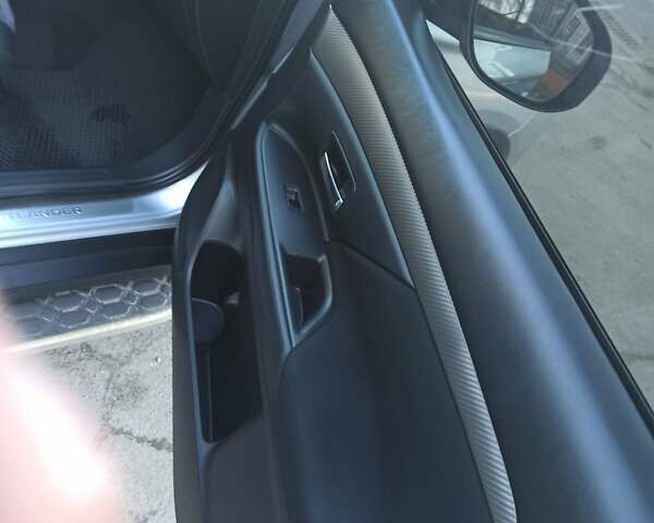 Серый Мицубиси Аутлендер, объемом двигателя 2.4 л и пробегом 197 тыс. км за 14000 $, фото 31 на Automoto.ua