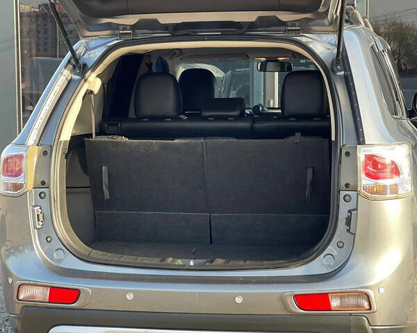 Сірий Міцубісі Аутлендер, об'ємом двигуна 2.4 л та пробігом 209 тис. км за 12200 $, фото 15 на Automoto.ua