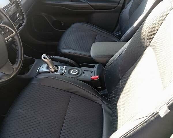 Сірий Міцубісі Аутлендер, об'ємом двигуна 2 л та пробігом 170 тис. км за 15200 $, фото 9 на Automoto.ua