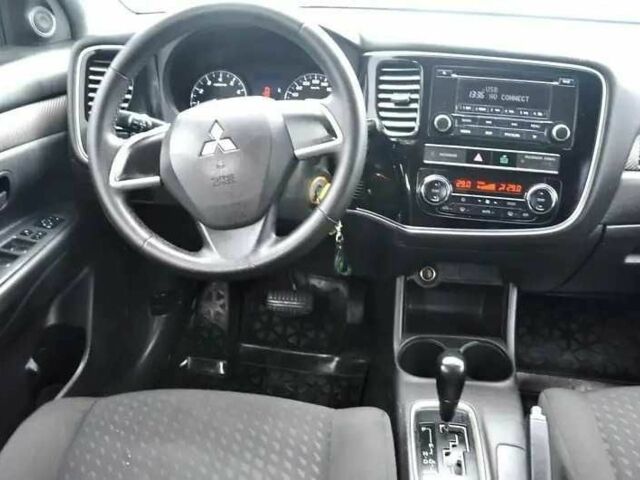 Міцубісі Аутлендер 2014 у Львові на Automoto.ua Сірий Міцубісі Аутлендер, об'ємом двигуна 2 л та пробігом 200 тис. км за 10800 $, фото 10 на Automoto.ua