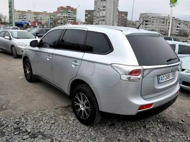 Міцубісі Аутлендер 2014 у Львові на Automoto.ua Сірий Міцубісі Аутлендер, об'ємом двигуна 2 л та пробігом 200 тис. км за 10800 $, фото 5 на Automoto.ua