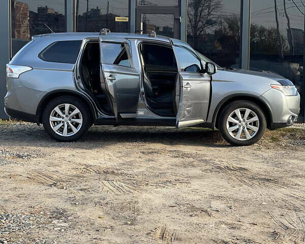 Сірий Міцубісі Аутлендер, об'ємом двигуна 2.4 л та пробігом 209 тис. км за 12200 $, фото 10 на Automoto.ua