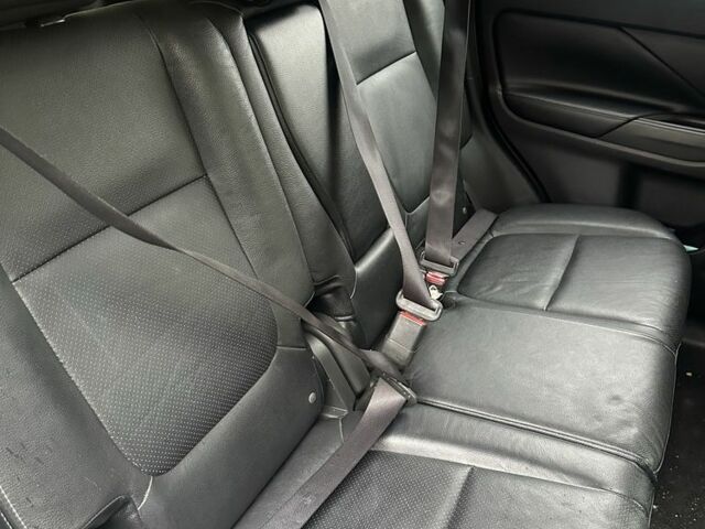 Сірий Міцубісі Аутлендер, об'ємом двигуна 2.4 л та пробігом 219 тис. км за 10800 $, фото 6 на Automoto.ua