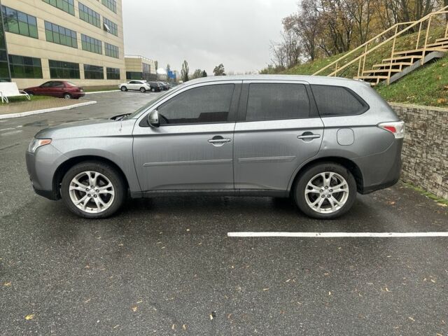 Сірий Міцубісі Аутлендер, об'ємом двигуна 2.4 л та пробігом 219 тис. км за 10800 $, фото 2 на Automoto.ua