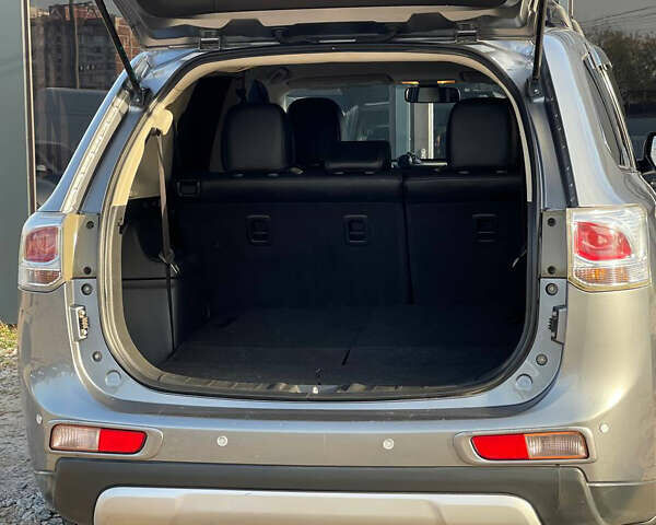 Сірий Міцубісі Аутлендер, об'ємом двигуна 2.4 л та пробігом 209 тис. км за 12200 $, фото 14 на Automoto.ua