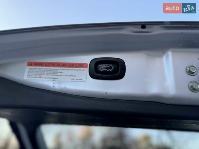 Серый Мицубиси Аутлендер, объемом двигателя 2 л и пробегом 200 тыс. км за 13999 $, фото 37 на Automoto.ua