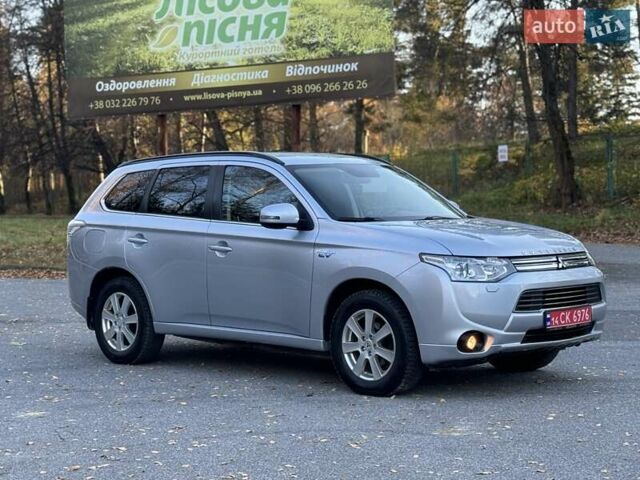 Серый Мицубиси Аутлендер, объемом двигателя 2 л и пробегом 200 тыс. км за 13999 $, фото 17 на Automoto.ua