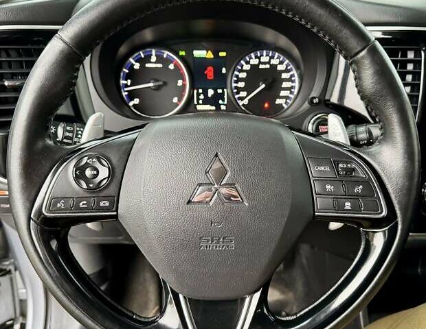 Серый Мицубиси Аутлендер, объемом двигателя 2.2 л и пробегом 180 тыс. км за 16499 $, фото 22 на Automoto.ua