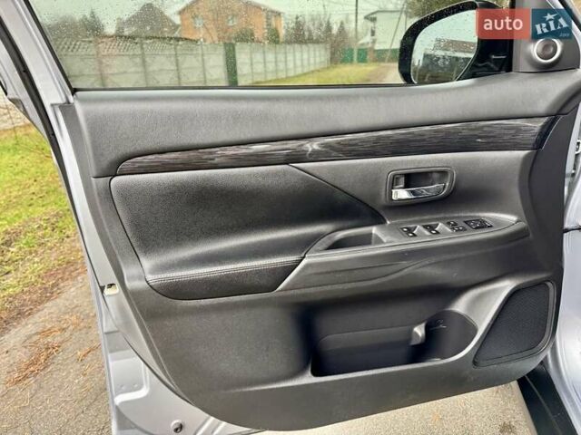 Серый Мицубиси Аутлендер, объемом двигателя 2.2 л и пробегом 180 тыс. км за 16499 $, фото 16 на Automoto.ua