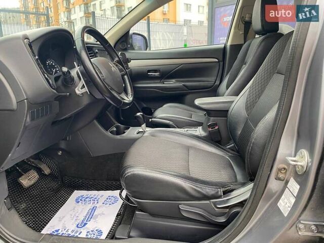 Серый Мицубиси Аутлендер, объемом двигателя 2.3 л и пробегом 262 тыс. км за 16500 $, фото 16 на Automoto.ua