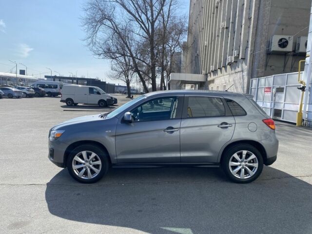 Серый Мицубиси Аутлендер, объемом двигателя 2.4 л и пробегом 250 тыс. км за 10800 $, фото 3 на Automoto.ua