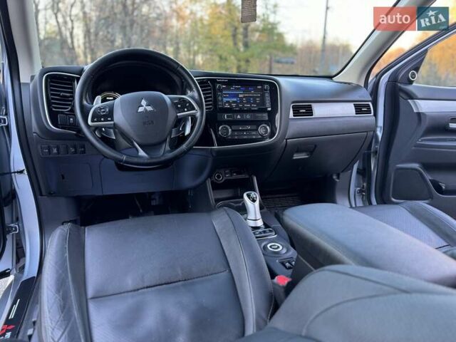 Серый Мицубиси Аутлендер, объемом двигателя 2 л и пробегом 200 тыс. км за 13999 $, фото 30 на Automoto.ua