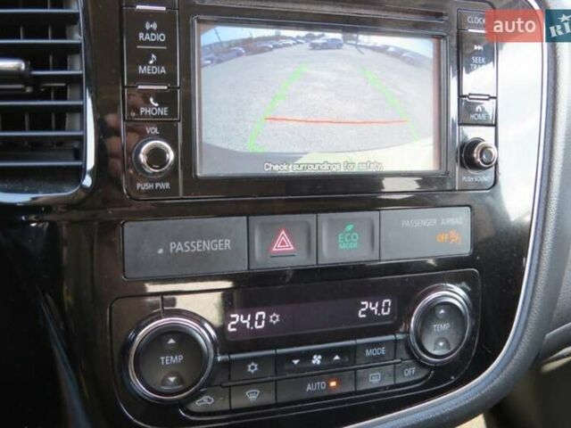 Серый Мицубиси Аутлендер, объемом двигателя 2.4 л и пробегом 98 тыс. км за 17000 $, фото 6 на Automoto.ua