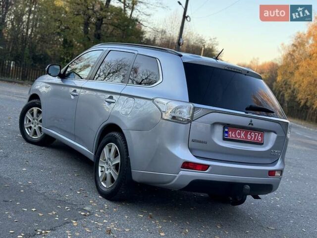 Серый Мицубиси Аутлендер, объемом двигателя 2 л и пробегом 200 тыс. км за 13999 $, фото 20 на Automoto.ua