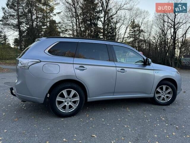 Серый Мицубиси Аутлендер, объемом двигателя 2 л и пробегом 200 тыс. км за 13999 $, фото 25 на Automoto.ua