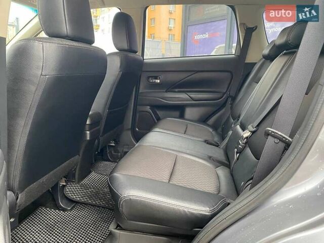 Серый Мицубиси Аутлендер, объемом двигателя 2.3 л и пробегом 262 тыс. км за 16500 $, фото 17 на Automoto.ua