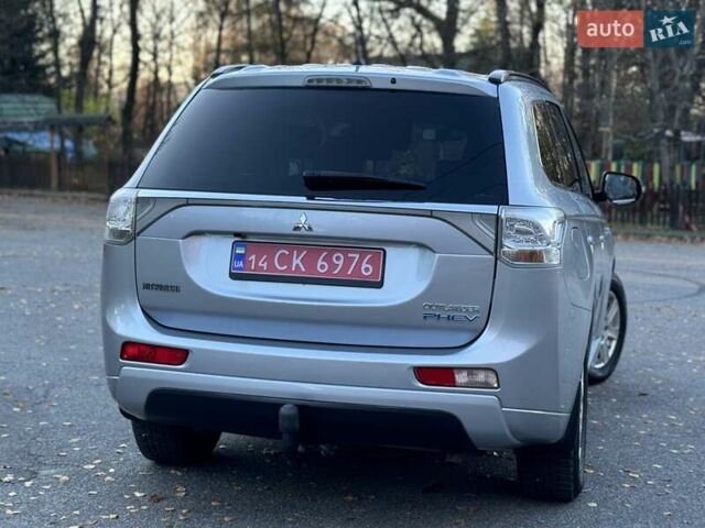 Серый Мицубиси Аутлендер, объемом двигателя 2 л и пробегом 200 тыс. км за 13999 $, фото 27 на Automoto.ua