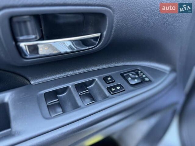 Серый Мицубиси Аутлендер, объемом двигателя 2 л и пробегом 200 тыс. км за 13999 $, фото 32 на Automoto.ua