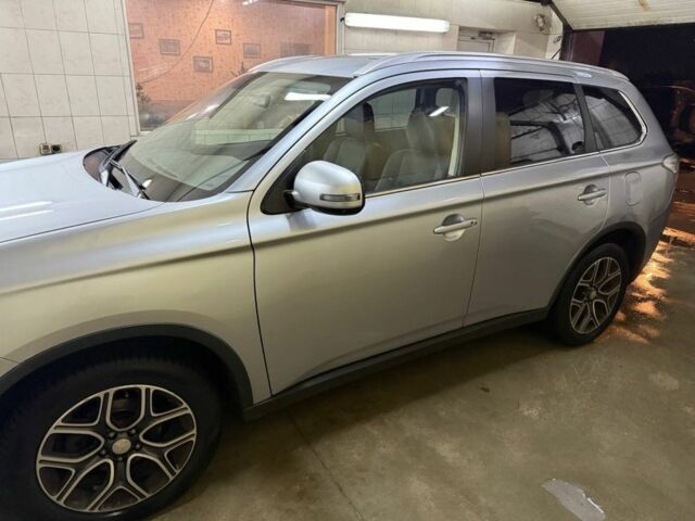 Сірий Міцубісі Аутлендер, об'ємом двигуна 2.2 л та пробігом 290 тис. км за 9625 $, фото 7 на Automoto.ua