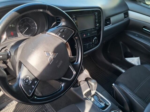 Серый Мицубиси Аутлендер, объемом двигателя 2.4 л и пробегом 160 тыс. км за 14200 $, фото 5 на Automoto.ua