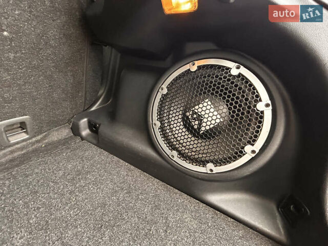 Серый Мицубиси Аутлендер, объемом двигателя 2 л и пробегом 96 тыс. км за 12700 $, фото 14 на Automoto.ua