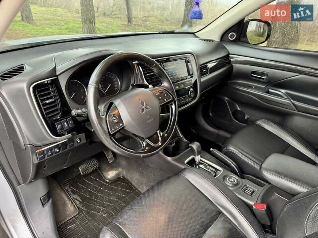 Серый Мицубиси Аутлендер, объемом двигателя 2.2 л и пробегом 180 тыс. км за 16499 $, фото 15 на Automoto.ua