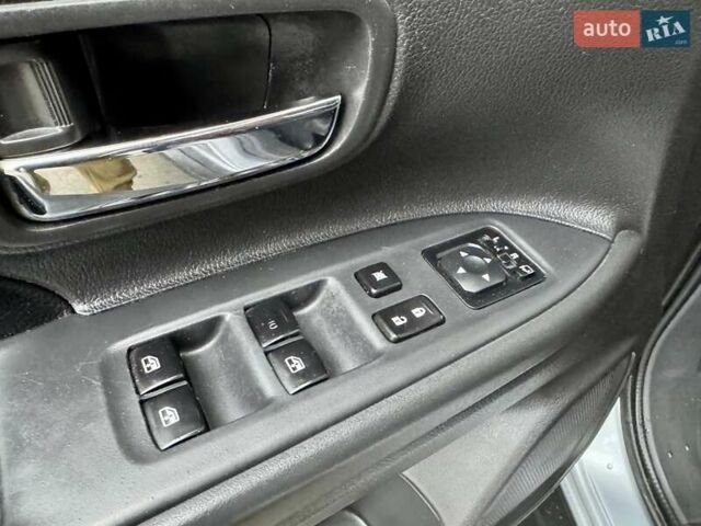Серый Мицубиси Аутлендер, объемом двигателя 2.2 л и пробегом 180 тыс. км за 16499 $, фото 17 на Automoto.ua