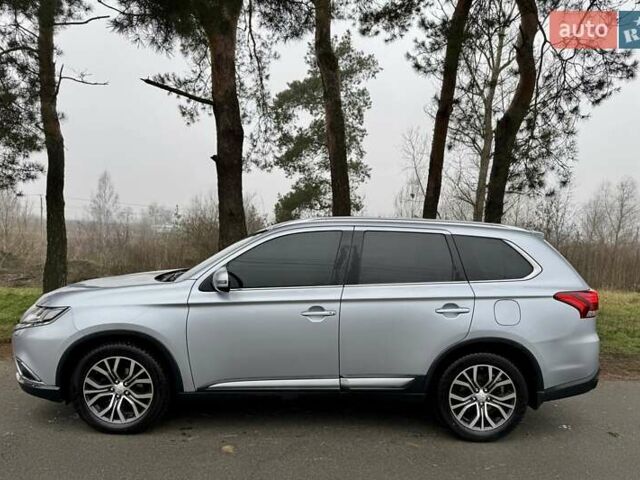 Серый Мицубиси Аутлендер, объемом двигателя 2.2 л и пробегом 180 тыс. км за 16499 $, фото 6 на Automoto.ua