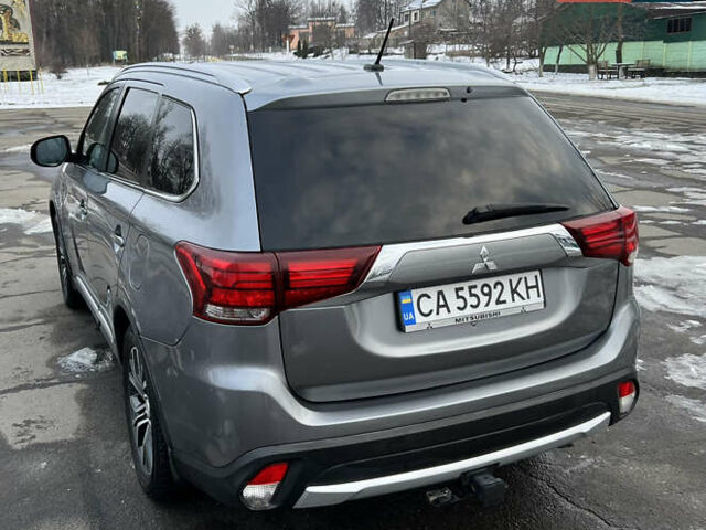 Сірий Міцубісі Аутлендер, об'ємом двигуна 3 л та пробігом 175 тис. км за 14300 $, фото 7 на Automoto.ua