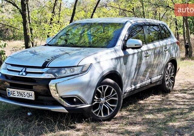 Серый Мицубиси Аутлендер, объемом двигателя 2.4 л и пробегом 160 тыс. км за 14200 $, фото 6 на Automoto.ua