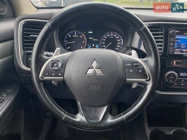 Серый Мицубиси Аутлендер, объемом двигателя 2.3 л и пробегом 262 тыс. км за 16500 $, фото 14 на Automoto.ua
