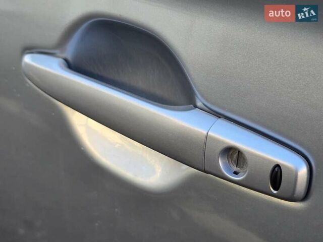 Серый Мицубиси Аутлендер, объемом двигателя 2.36 л и пробегом 164 тыс. км за 17500 $, фото 10 на Automoto.ua