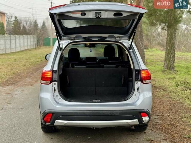 Серый Мицубиси Аутлендер, объемом двигателя 2.2 л и пробегом 180 тыс. км за 16499 $, фото 8 на Automoto.ua