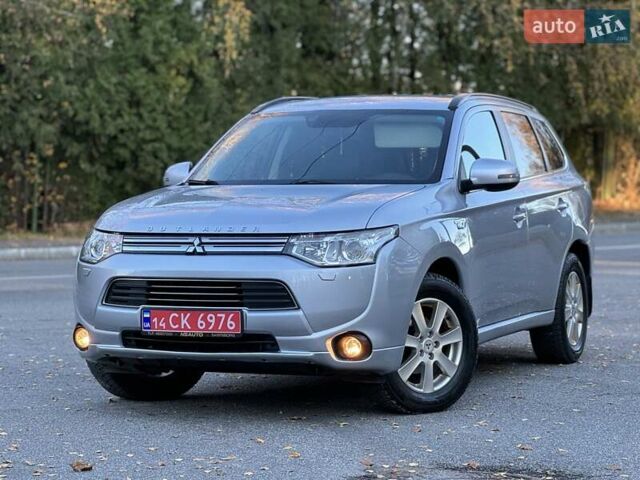 Серый Мицубиси Аутлендер, объемом двигателя 2 л и пробегом 200 тыс. км за 13999 $, фото 8 на Automoto.ua