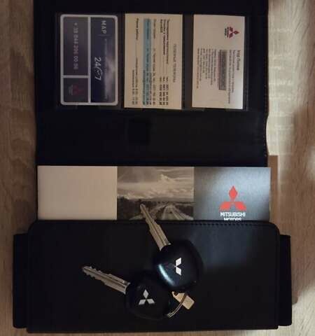 Серый Мицубиси Аутлендер, объемом двигателя 2 л и пробегом 44 тыс. км за 17900 $, фото 78 на Automoto.ua