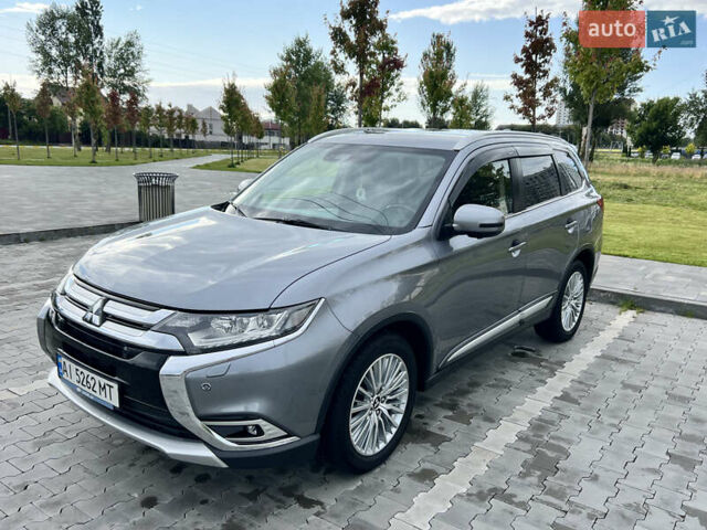 Сірий Міцубісі Аутлендер, об'ємом двигуна 2.27 л та пробігом 210 тис. км за 22000 $, фото 1 на Automoto.ua
