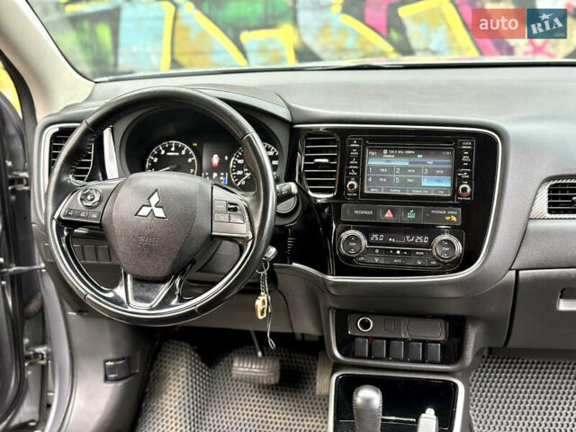 Серый Мицубиси Аутлендер, объемом двигателя 2.4 л и пробегом 213 тыс. км за 13999 $, фото 38 на Automoto.ua